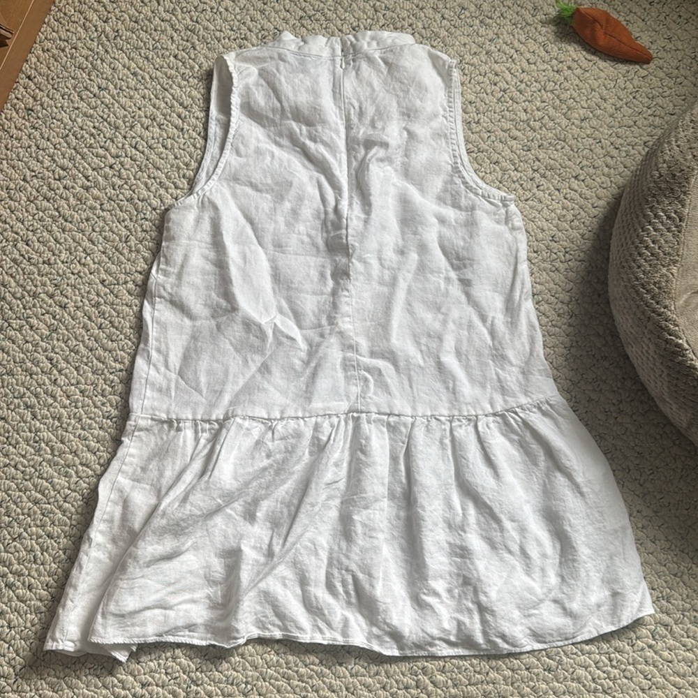 En Thread Sleeveless Ruffle Hem Top - Picture 3 of 3
